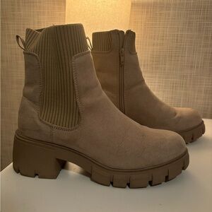 Chunky Tan boots